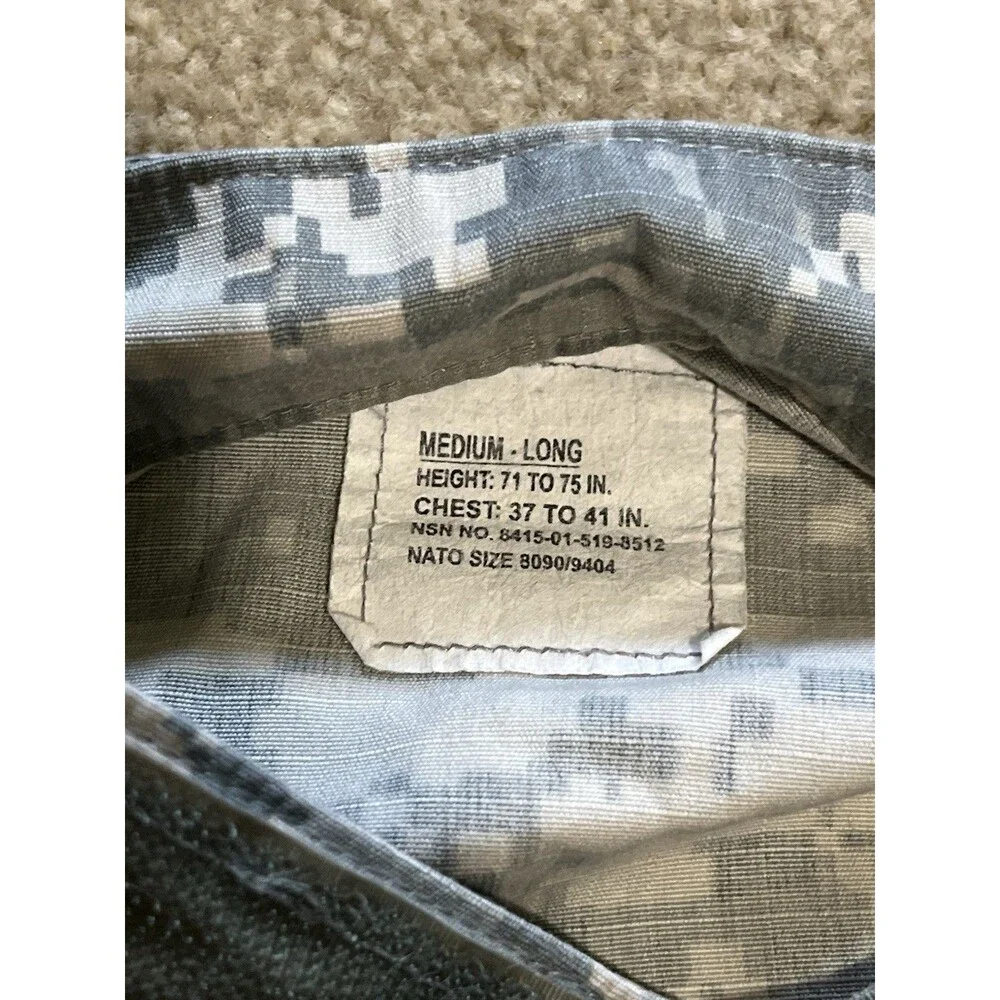 US Army ACU Digital Camo Combat Jacket Medium Regular Tactical Military Coat